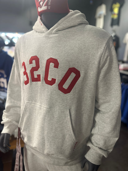 32 CO Essential Sweatshirt