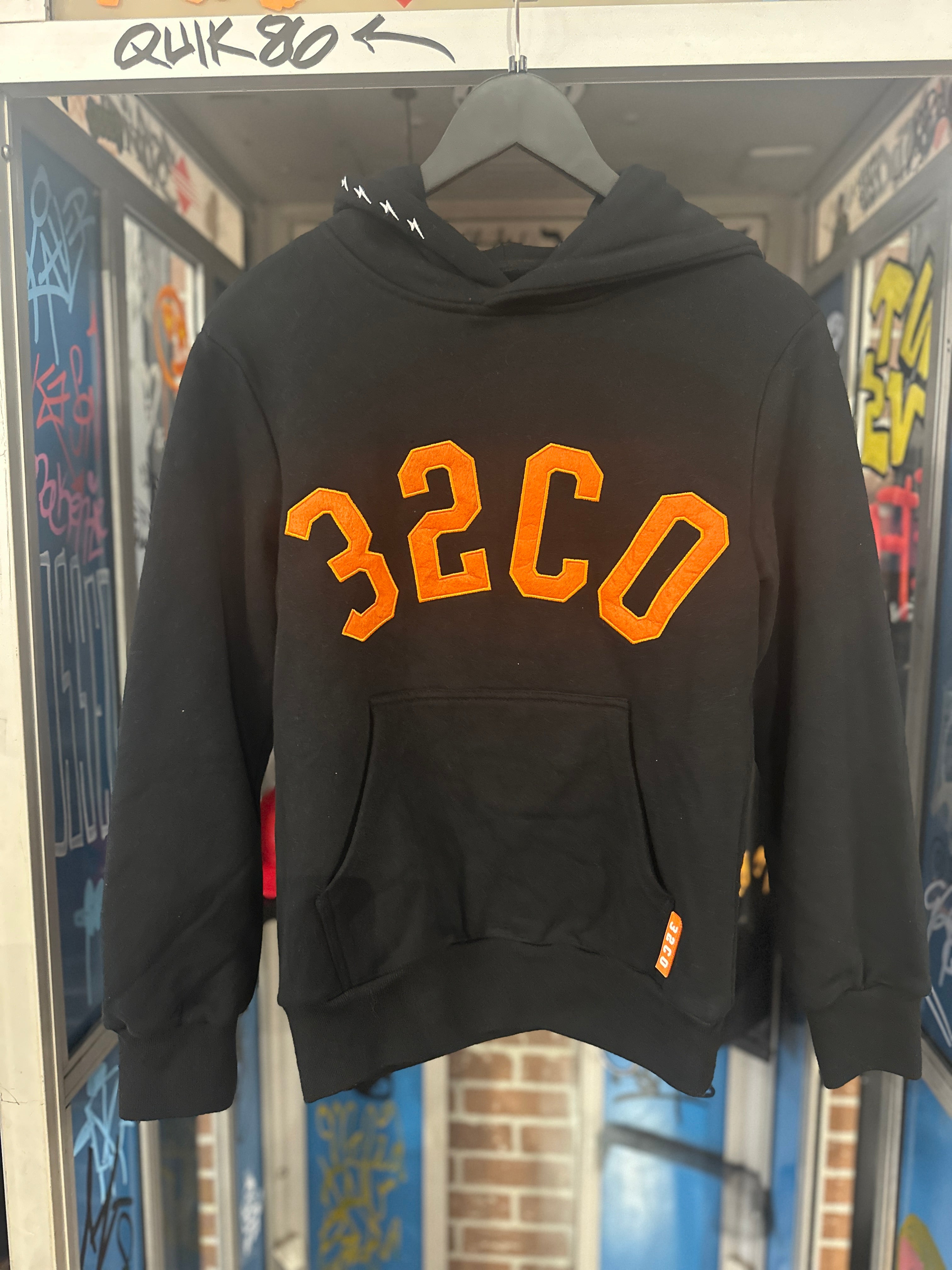 32 CO Essential Sweatshirt